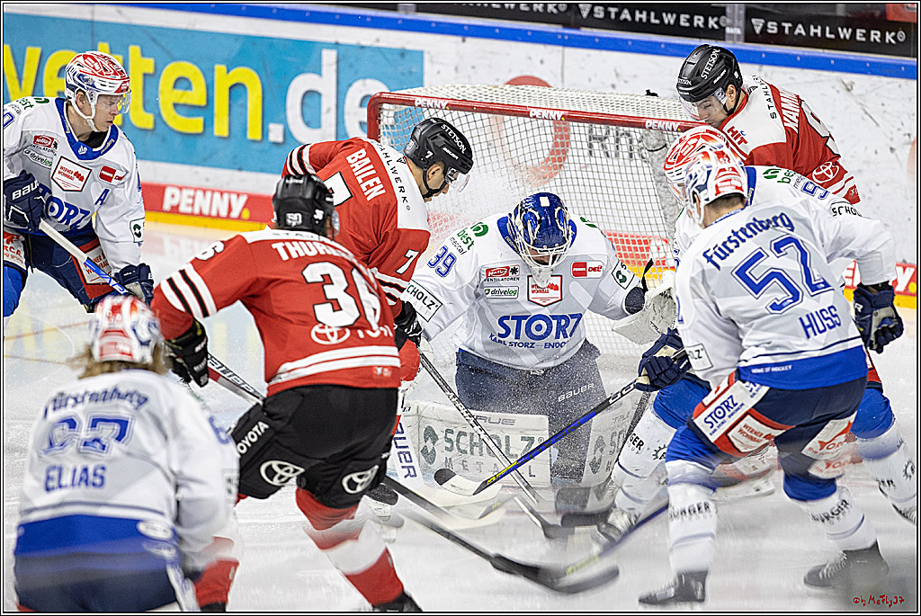 PENNY DEL;  Koelner Haie - Schwenninger Wild Wings; Koeln, 18.01.2023